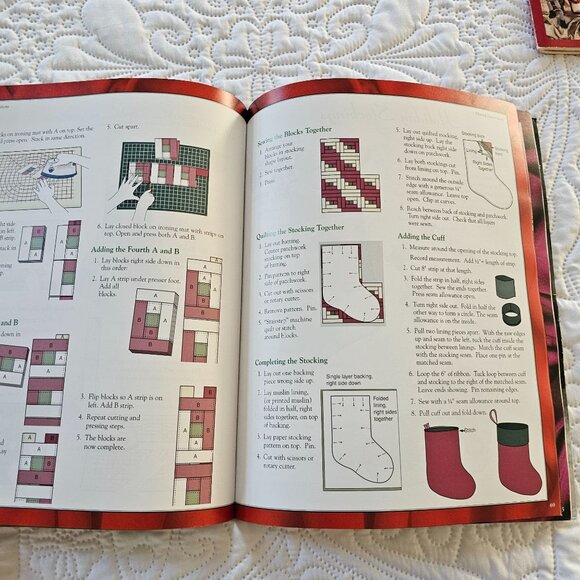 Set Of Vintage Christmas Quilt & Craft Books By Eleanor Burns & Nancy J. Martin - Picture 5 of 14